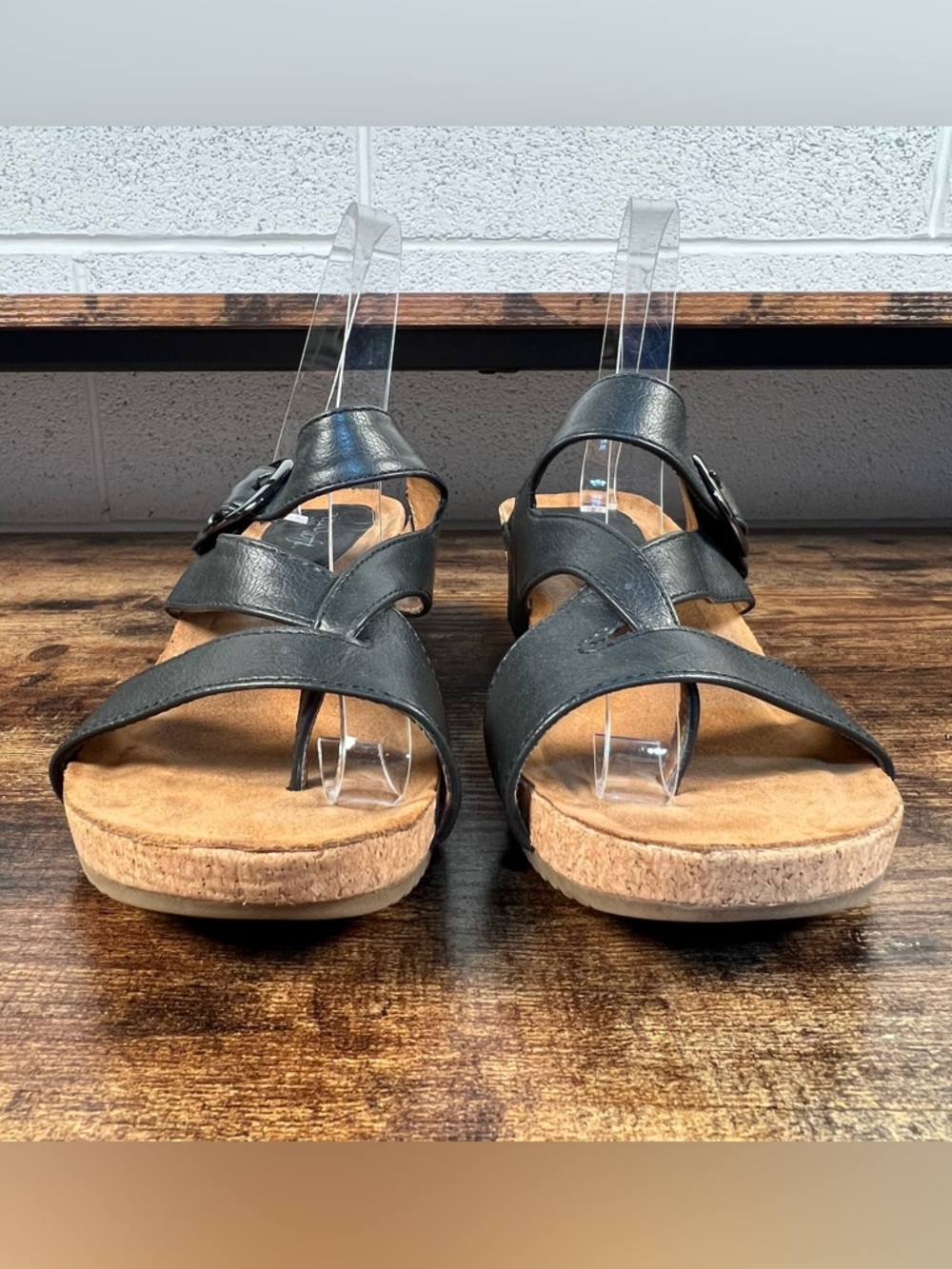 EuroSoft Sandals Emrie Cork Wedge Black Faux Leather Thong Toe Casual Women's 9 - Picture 2 of 11